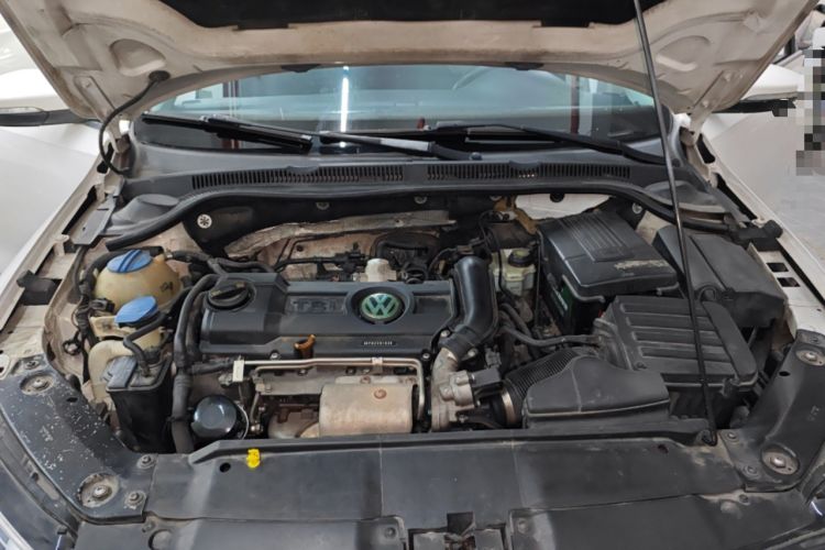 Used Volkswagen Sagitar 2014 1.4TSI Automatic Luxury Model Engine Bay
