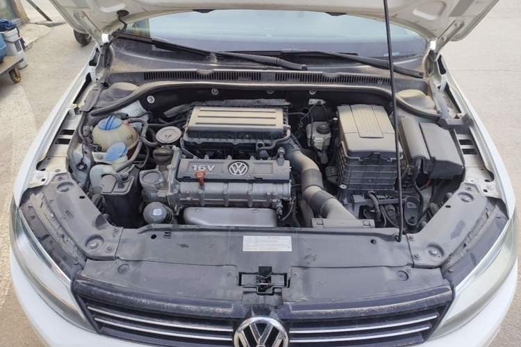 Used Volkswagen Sagitar 2014 Revised Version 1.6L Automatic Comfort Edition Engine Bay