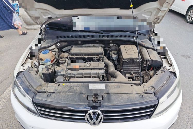 Used Volkswagen Sagitar 2014 Revised Version 1.6L Automatic Leading Edition Engine Bay