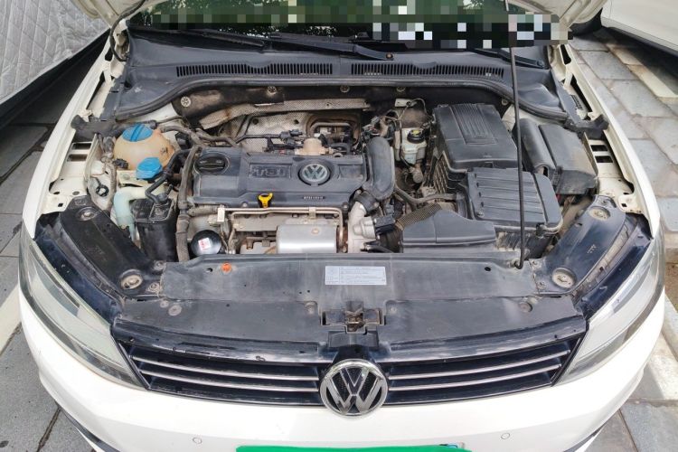 Used Volkswagen Sagitar 2014 1.4TSI Automatic Luxury Model Engine Bay