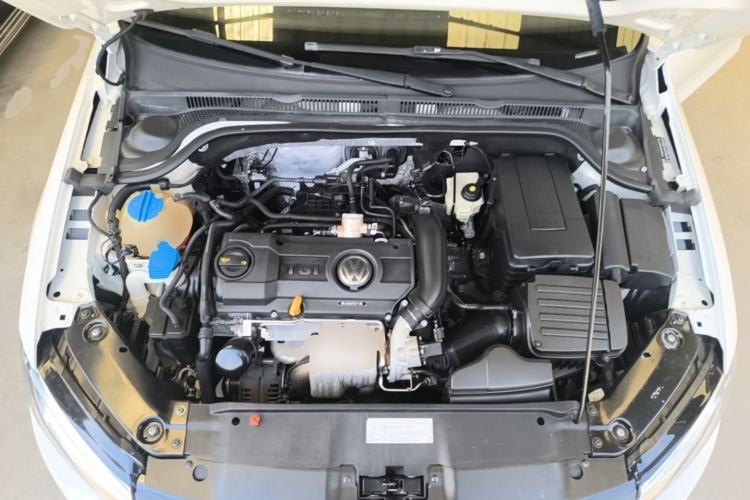 Used Volkswagen Sagitar 2014 Revised Version 1.4TSI Automatic Luxury Edition Engine Bay