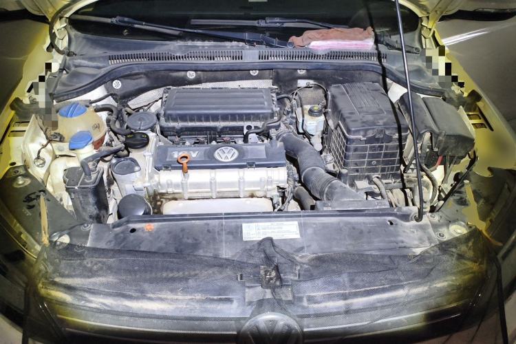Used Volkswagen Sagitar 2014 1.6L Automatic Comfort Model Engine Bay