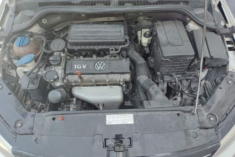 Used Volkswagen Sagitar 2014 1.6L Automatic Comfort Model Engine Bay