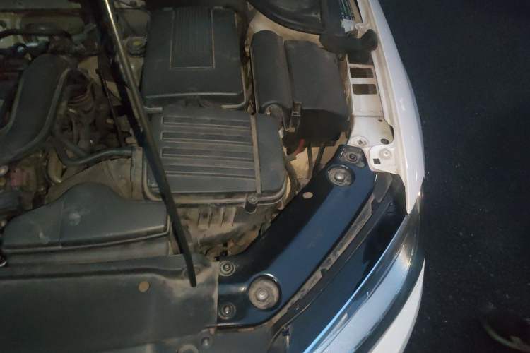 Used Volkswagen Sagitar 2014 1.4TSI Automatic Luxury Model Engine Bay Left