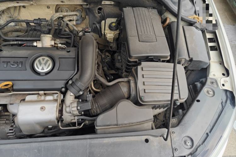 Used Volkswagen Sagitar 2014 Revised Version 1.4TSI Manual Luxury Edition Engine Bay Left