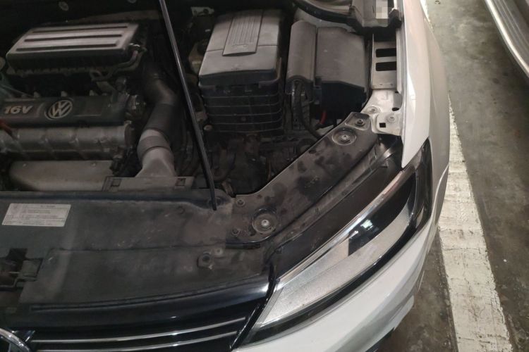 Used Volkswagen Sagitar 2014 1.6L Automatic Comfort Model Engine Bay Left