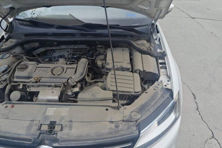Used Volkswagen Sagitar 2014 Revised Version 1.4TSI Automatic Luxury Edition Engine Bay Left