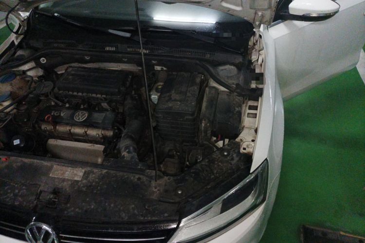 Used Volkswagen Sagitar 2014 1.6L Automatic Comfort Model Engine Bay Left