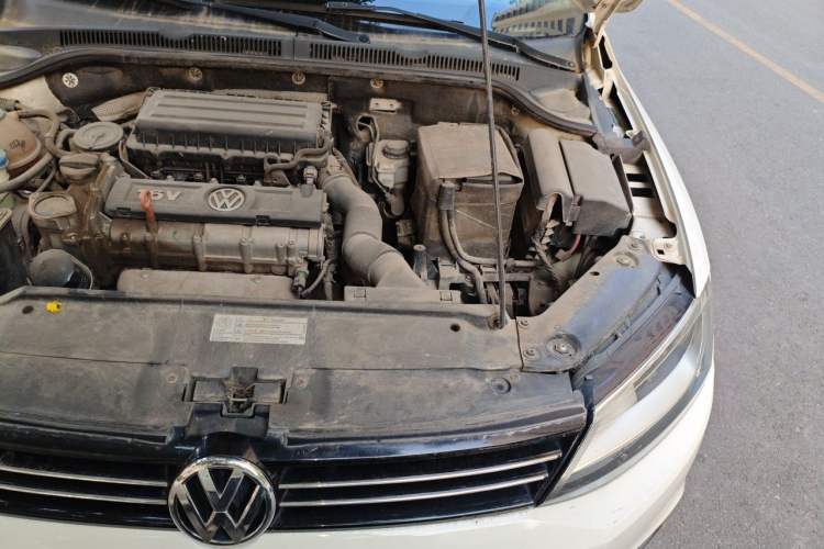 Used Volkswagen Sagitar 2014 Revised Version 1.6L Manual Leading Edition Engine Bay Left