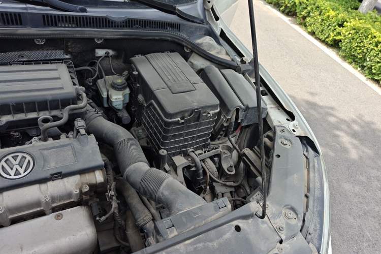 Used Volkswagen Sagitar 2014 1.6L Automatic Comfort Model Engine Bay Left