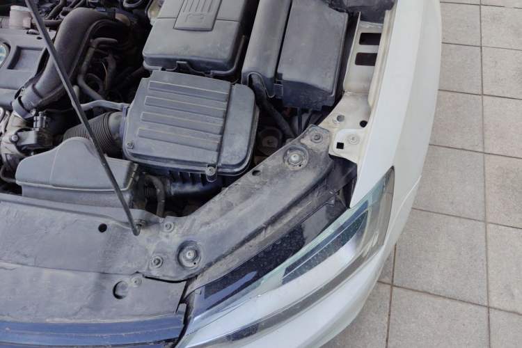 Used Volkswagen Sagitar 2014 Revised Version 1.4TSI Automatic Luxury Edition Engine Bay Left