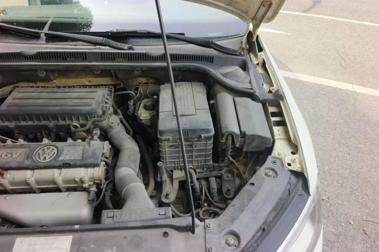 Used Volkswagen Sagitar 2014 Revised Version 1.6L Automatic Leading Edition Engine Bay Left