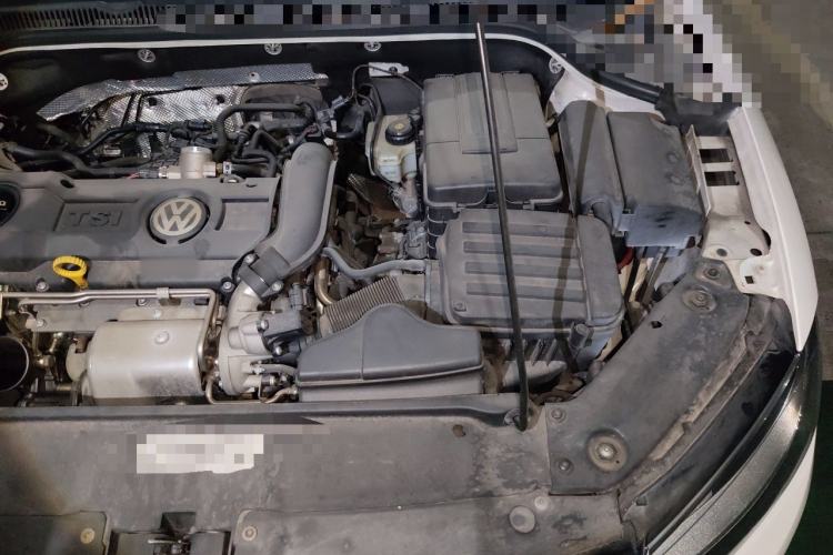 Used Volkswagen Sagitar 2014 1.4TSI Automatic Luxury Model Engine Bay Left