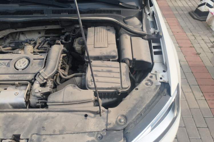Used Volkswagen Sagitar 2014 1.4TSI Automatic Flagship Edition Engine Bay Left