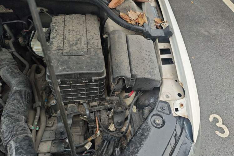 Used Volkswagen Sagitar 2014 1.6L Automatic Comfort Model Engine Bay Left