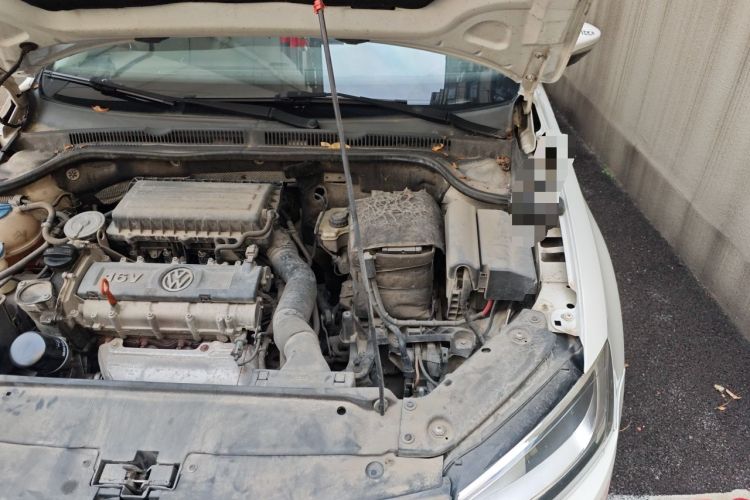 Used Volkswagen Sagitar 2014 1.6L Manual Comfort Model Engine Bay Left