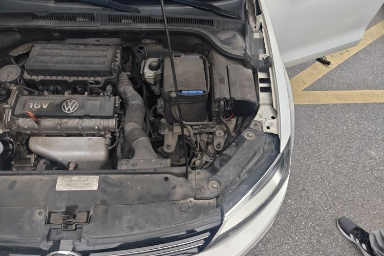 Used Volkswagen Sagitar 2014 Revised Version 1.6L Manual Leading Edition Engine Bay Left