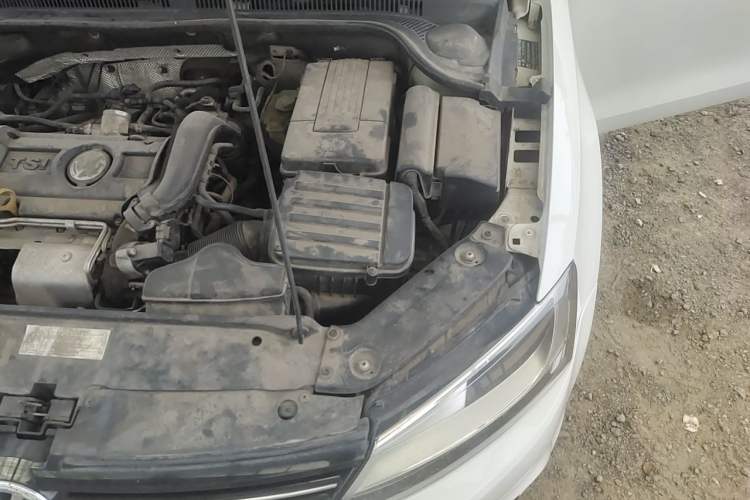 Used Volkswagen Sagitar 2014 Revised Version 1.4TSI Automatic Luxury Edition Engine Bay Left