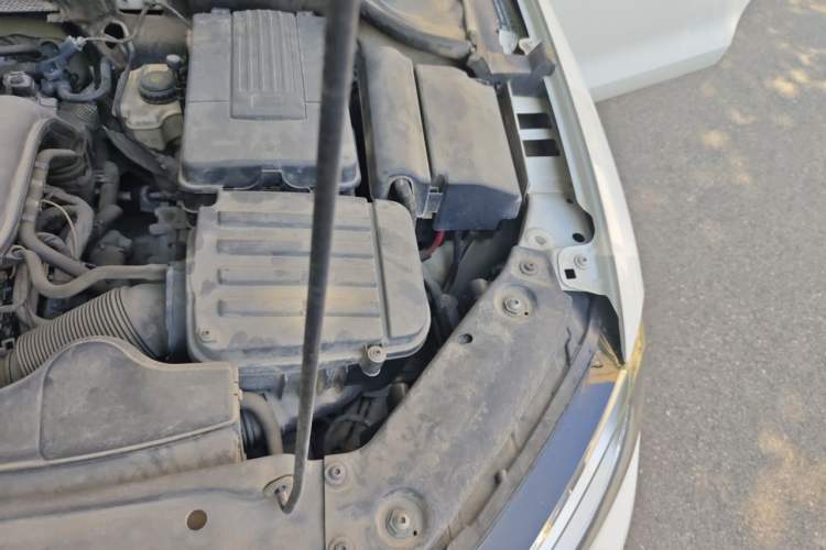 Used Volkswagen Sagitar 2014 1.4TSI Automatic Luxury Model Engine Bay Left