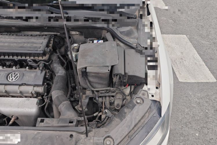 Used Volkswagen Sagitar 2014 1.6L Manual Comfort Model Engine Bay Left