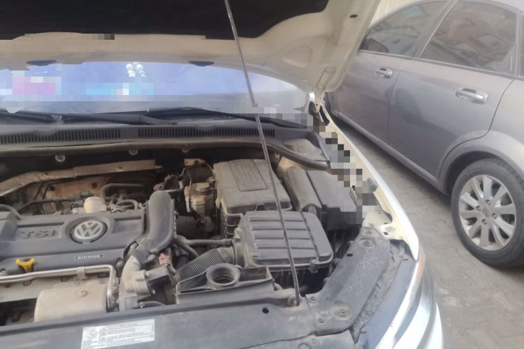 Used Volkswagen Sagitar 2014 1.4TSI Automatic Luxury Model Engine Bay Left