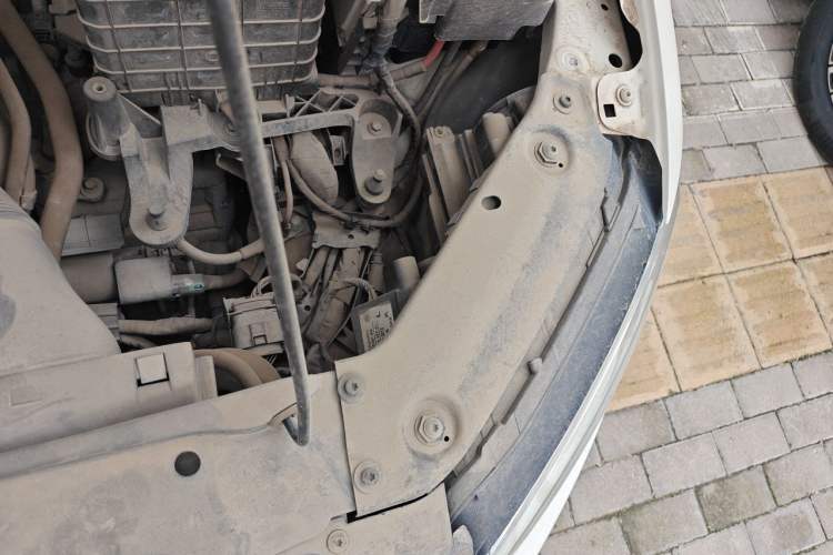 Used Volkswagen Sagitar 2014 Revised Version 1.6L Automatic Comfort Edition Engine Bay Left