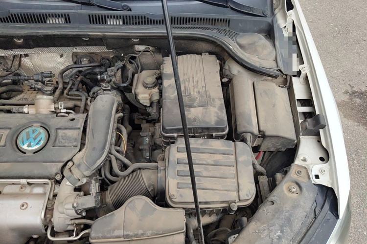 Used Volkswagen Sagitar 2014 1.4TSI Automatic Luxury Model Engine Bay Left
