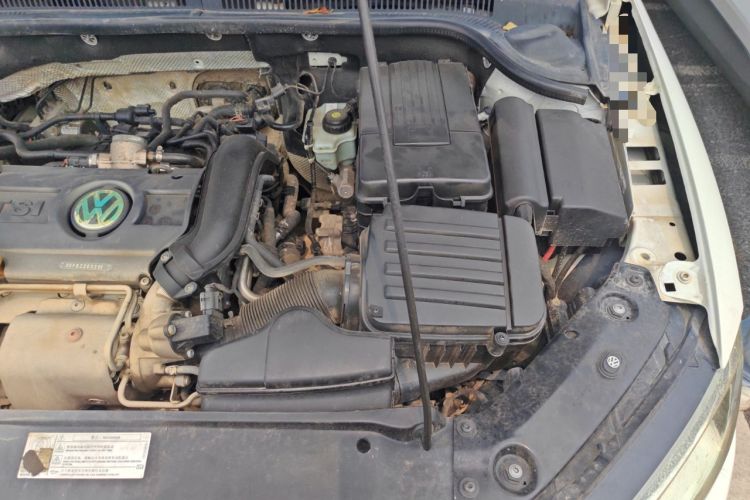 Used Volkswagen Sagitar 2014 1.4TSI Automatic Luxury Model Engine Bay Left