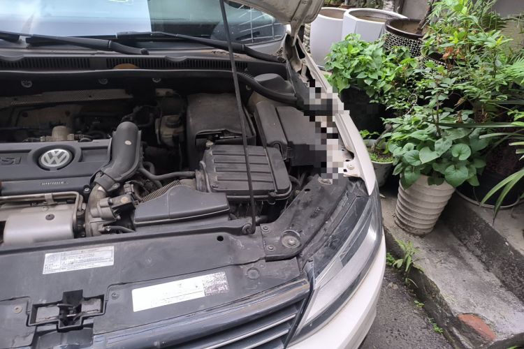 Used Volkswagen Sagitar 2014 1.4TSI BlueMotion Edition Engine Bay Left