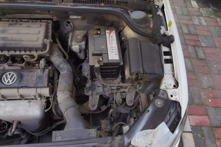 Used Volkswagen Sagitar 2014 Revised Version 1.6L Manual Leading Edition Engine Bay Left