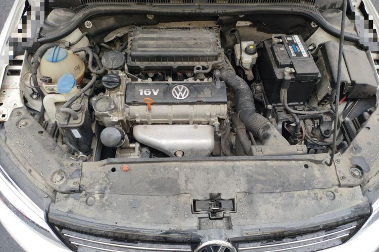 Used Volkswagen Sagitar 2014 1.6L Manual Comfort Model Engine Bay