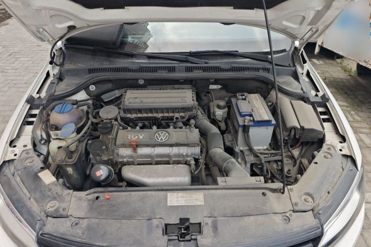 Used Volkswagen Sagitar 2014 Revised Version 1.6L Manual Comfort Edition Engine Bay
