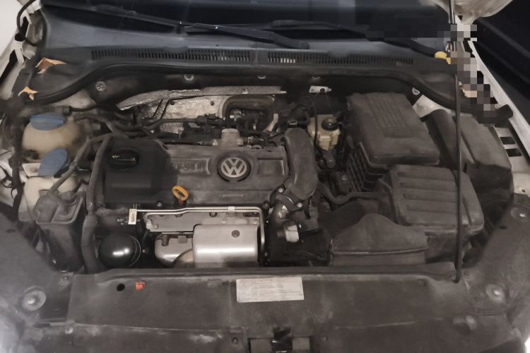 Used Volkswagen Sagitar 2014 1.4TSI Automatic Luxury Model Engine Bay