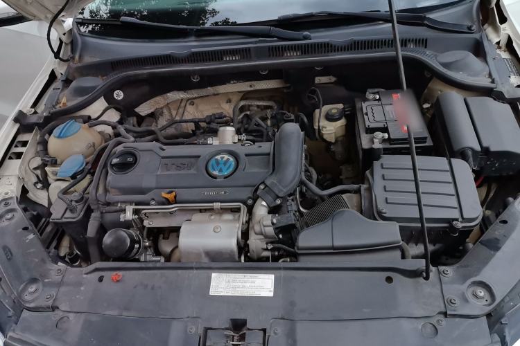 Used Volkswagen Sagitar 2014 Revised Version 1.4TSI Manual Luxury Edition Engine Bay