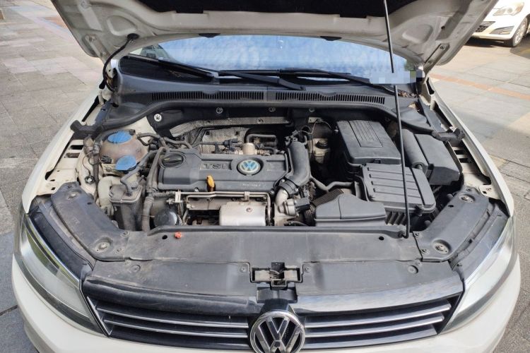 Used Volkswagen Sagitar 2014 Revised Version 1.4TSI Automatic Luxury Edition Engine Bay
