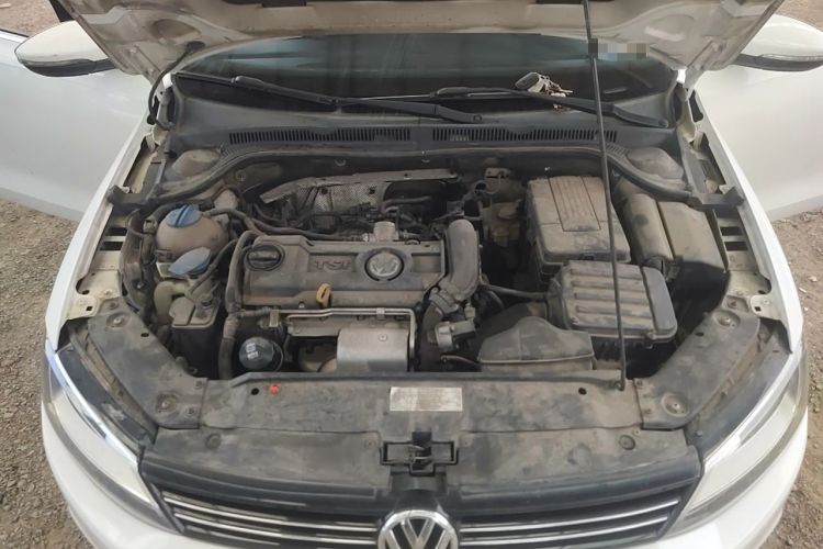 Used Volkswagen Sagitar 2014 Revised Version 1.4TSI Automatic Luxury Edition Engine Bay