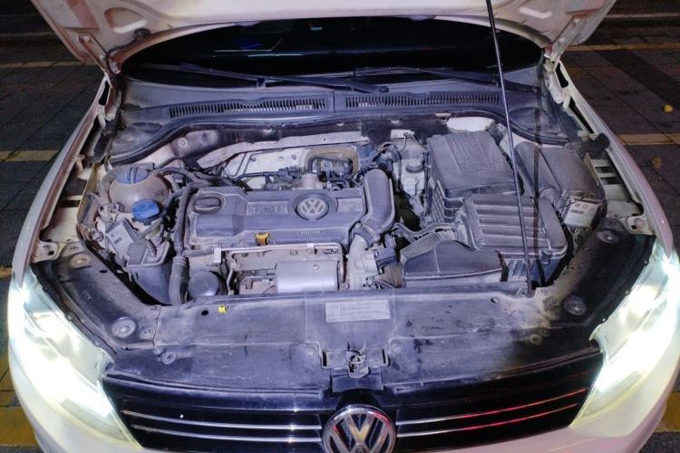 Used Volkswagen Sagitar 2014 1.4TSI Automatic Luxury Model Engine Bay