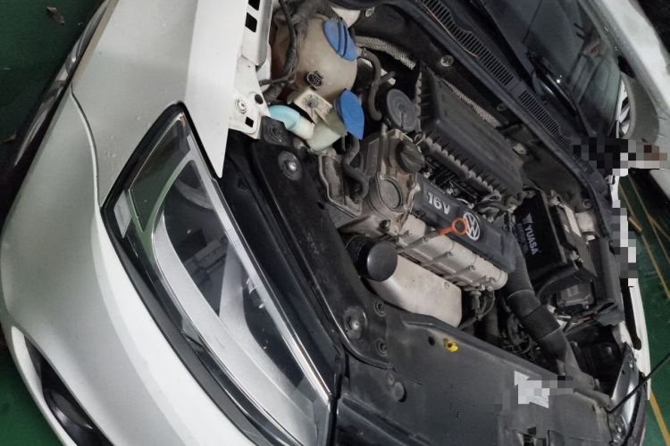 Used Volkswagen Sagitar 2014 Revised Version 1.6L Manual Comfort Edition Engine Bay Right