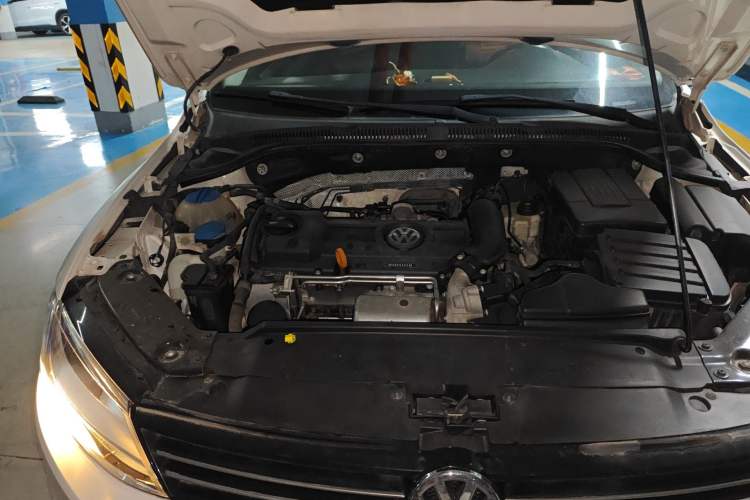 Used Volkswagen Sagitar 2014 Revised Version 1.4TSI Automatic Luxury Edition Engine Bay Right