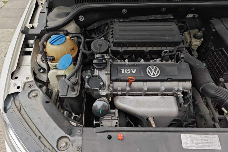 Used Volkswagen Sagitar 2014 1.6L Automatic Comfort Model Engine Bay Right