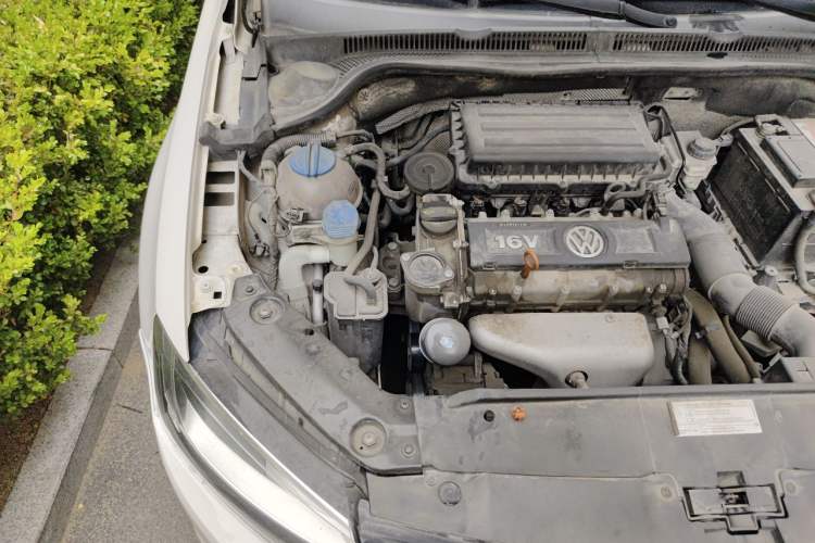 Used Volkswagen Sagitar 2014 Revised Version 1.6L Manual Comfort Edition Engine Bay Right