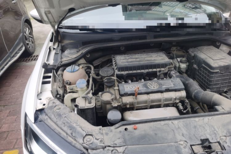 Used Volkswagen Sagitar 2014 1.6L Automatic Comfort Model Engine Bay Right