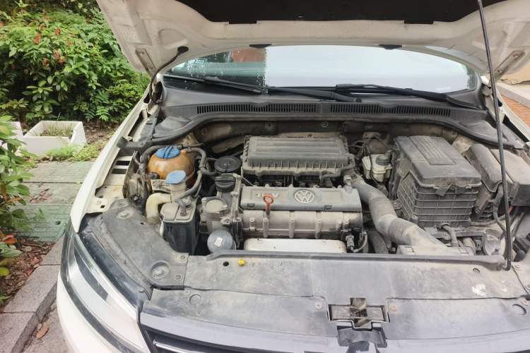 Used Volkswagen Sagitar 2014 Revised Version 1.6L Automatic Comfort Edition Engine Bay Right