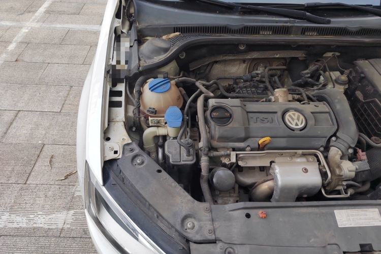 Used Volkswagen Sagitar 2014 1.4TSI Automatic Luxury Model Engine Bay Right