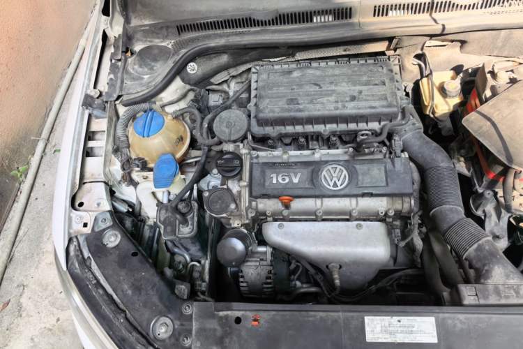 Used Volkswagen Sagitar 2014 Revised Version 1.6L Manual Comfort Edition Engine Bay Right