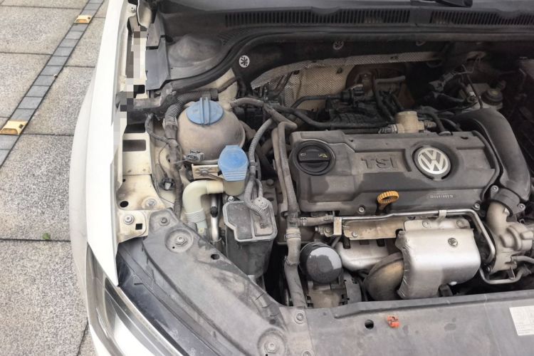 Used Volkswagen Sagitar 2014 1.4TSI Automatic Luxury Model Engine Bay Right