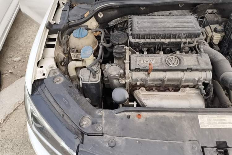 Used Volkswagen Sagitar 2014 Revised Version 1.6L Automatic Comfort Edition Engine Bay Right