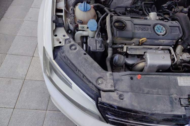Used Volkswagen Sagitar 2014 Revised Version 1.4TSI Automatic Luxury Edition Engine Bay Right