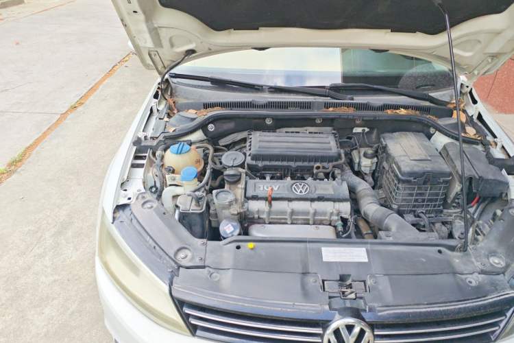Used Volkswagen Sagitar 2014 Revised Version 1.6L Automatic Comfort Edition Engine Bay Right