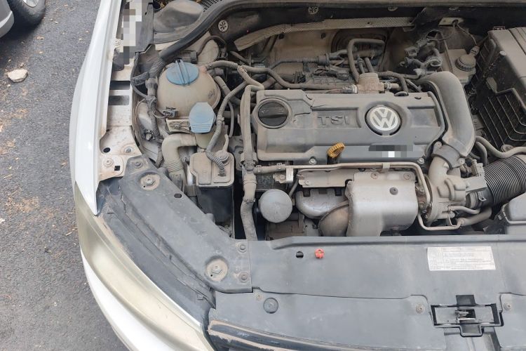Used Volkswagen Sagitar 2014 1.4TSI Automatic Luxury Model Engine Bay Right